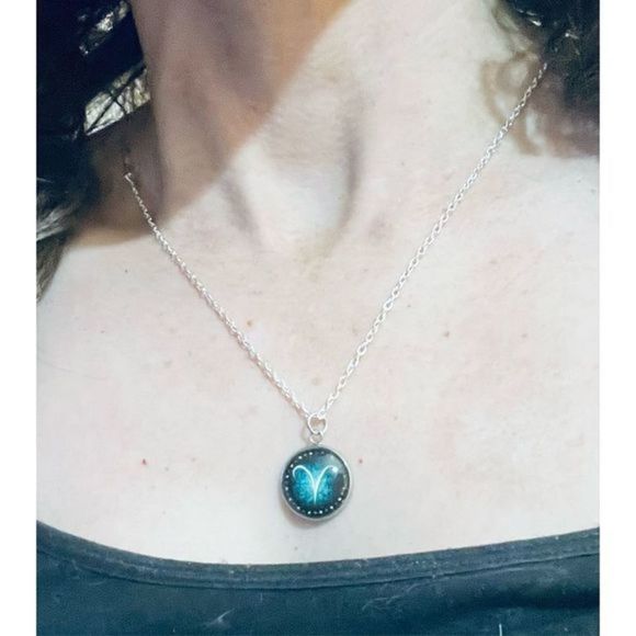 Virgo GLOW IN THE DARK GREEN ZODIAC STAR SIGN HOROSCOPE NECKLACE - Picture 10 of 11